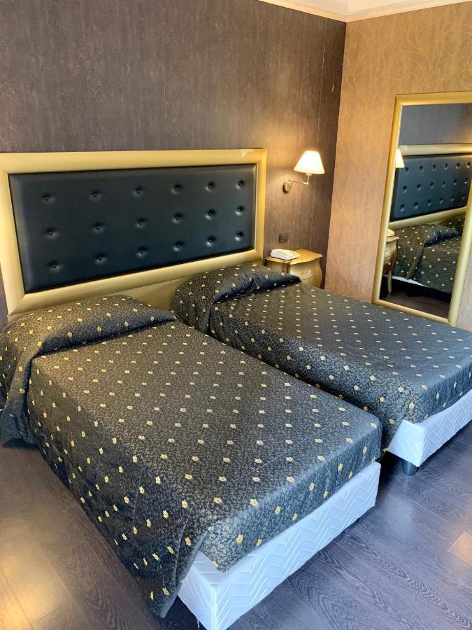 Hotel - Motel Flower Gropello Cairoli Eksteriør billede