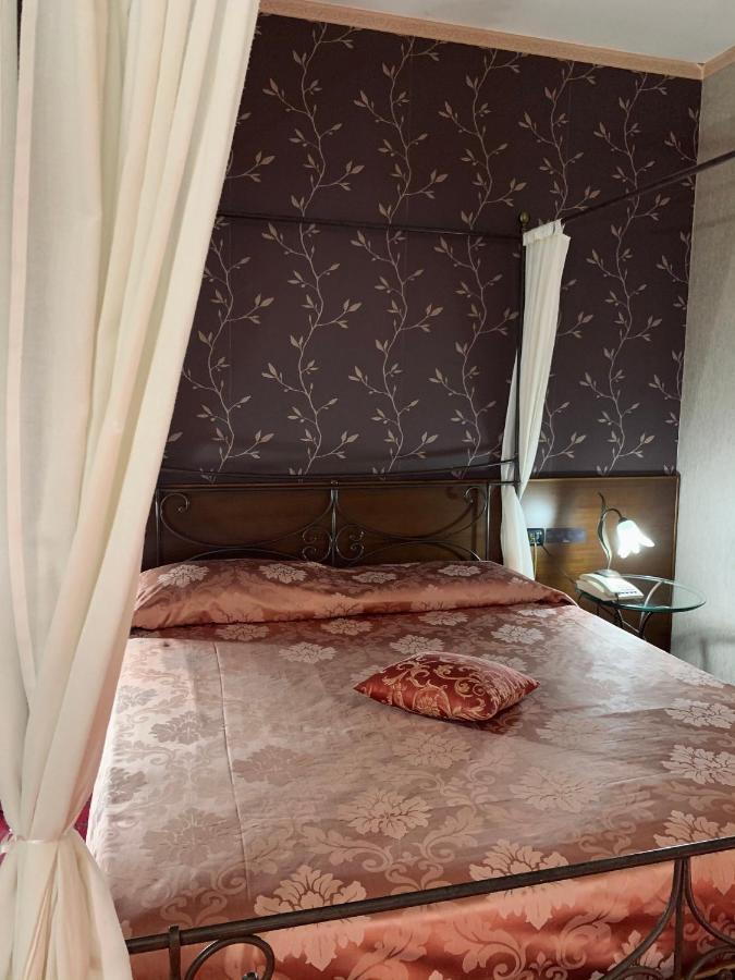 Hotel - Motel Flower Gropello Cairoli Eksteriør billede