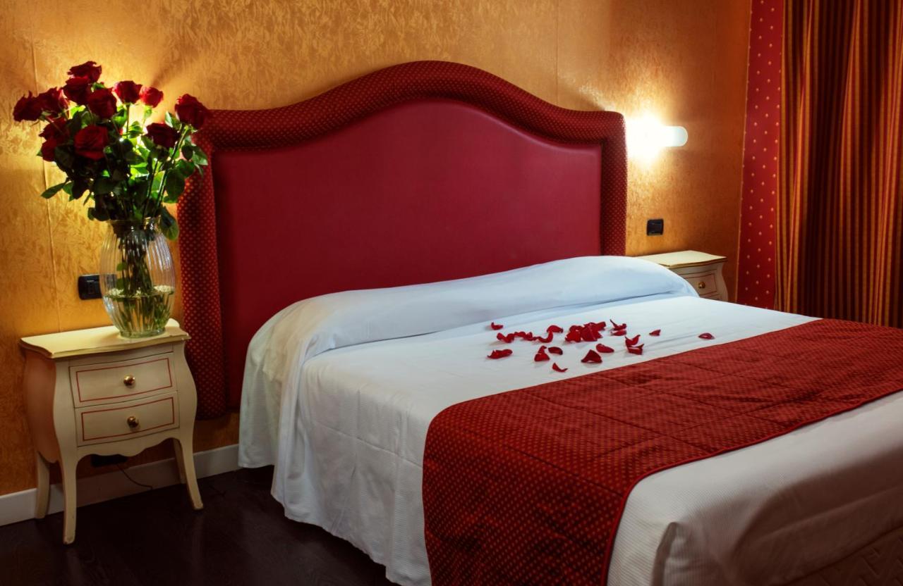 Hotel - Motel Flower Gropello Cairoli Eksteriør billede