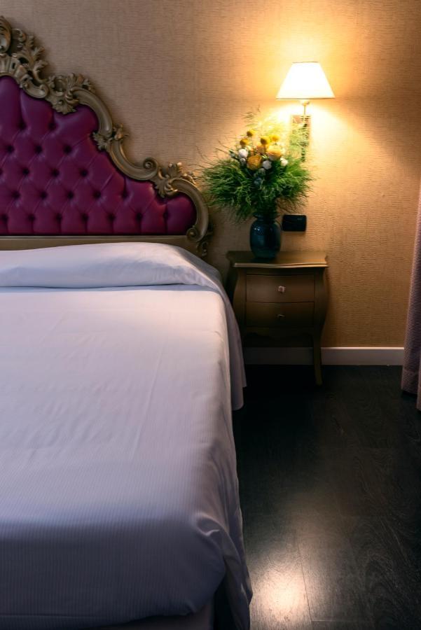 Hotel - Motel Flower Gropello Cairoli Eksteriør billede