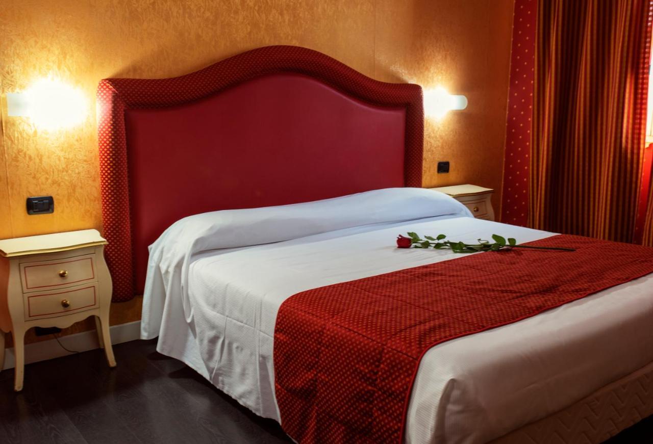 Hotel - Motel Flower Gropello Cairoli Eksteriør billede
