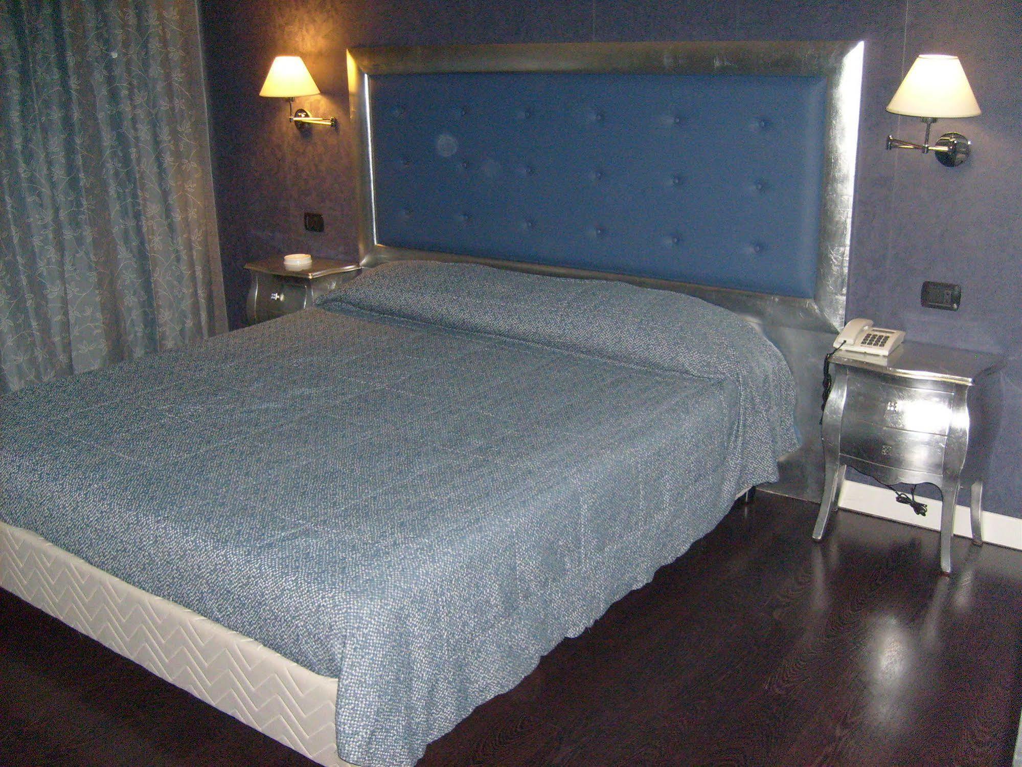 Hotel - Motel Flower Gropello Cairoli Eksteriør billede